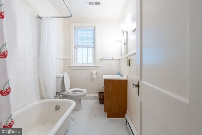 Building Photo - 315 Frederick St