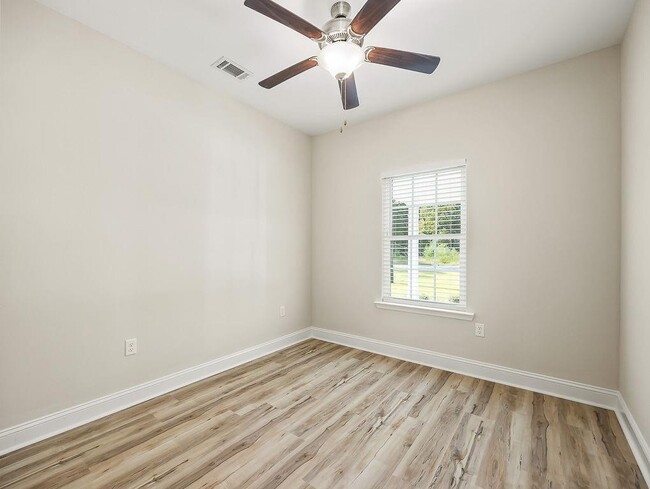 Building Photo - 1002 Oglethorpe Ln