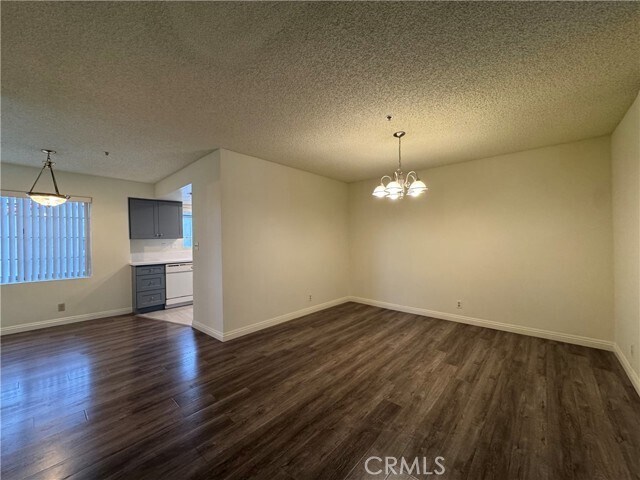 Building Photo - 223 N Olive Ave