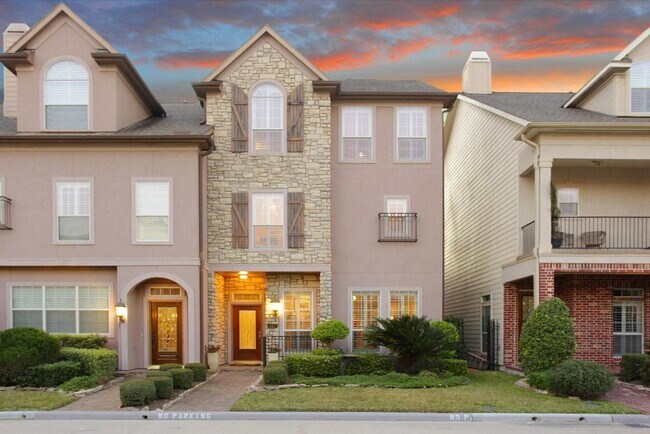 Building Photo - 427 N Gate Stone