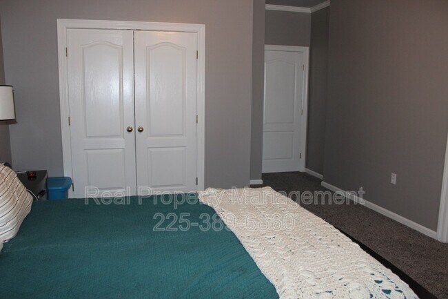 Building Photo - 3938 Garden View Dr