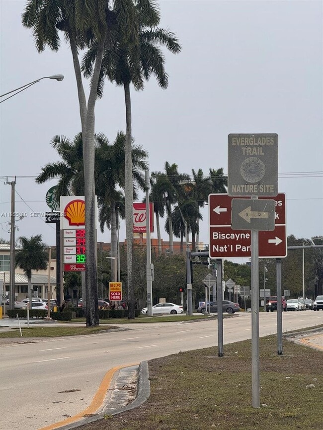 Building Photo - 2721 SE 26th Rd