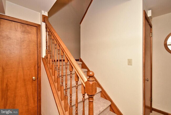 Building Photo - 601 W Market St