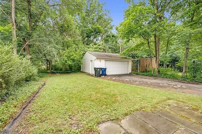 Building Photo - A Place You’ll Love to Call Home – Gorgeou...