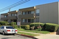 Building Photo - Commodore Apartments