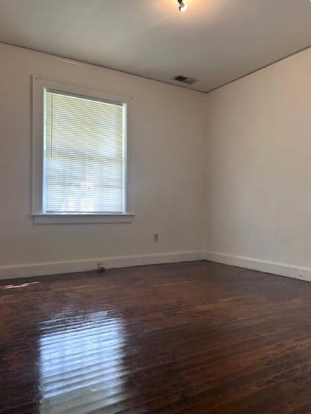 Building Photo - 3336 Park Ave