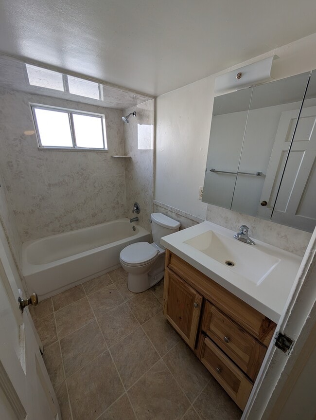 Building Photo - 129 N 100 E