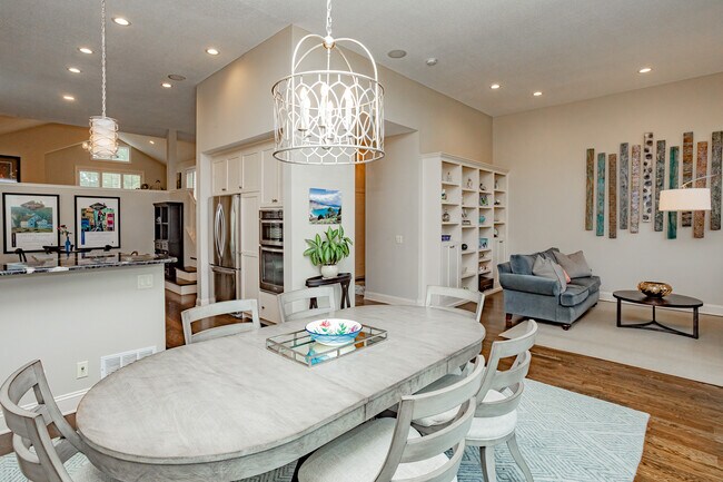 Dining/Living - 515 River St