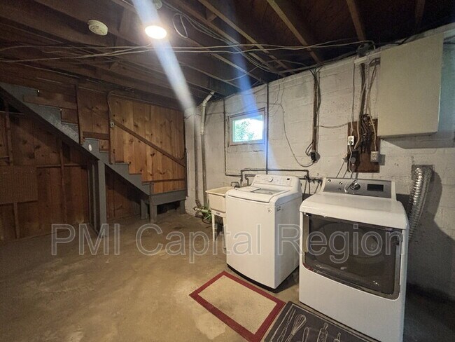 Building Photo - 2929 Terrace Dr
