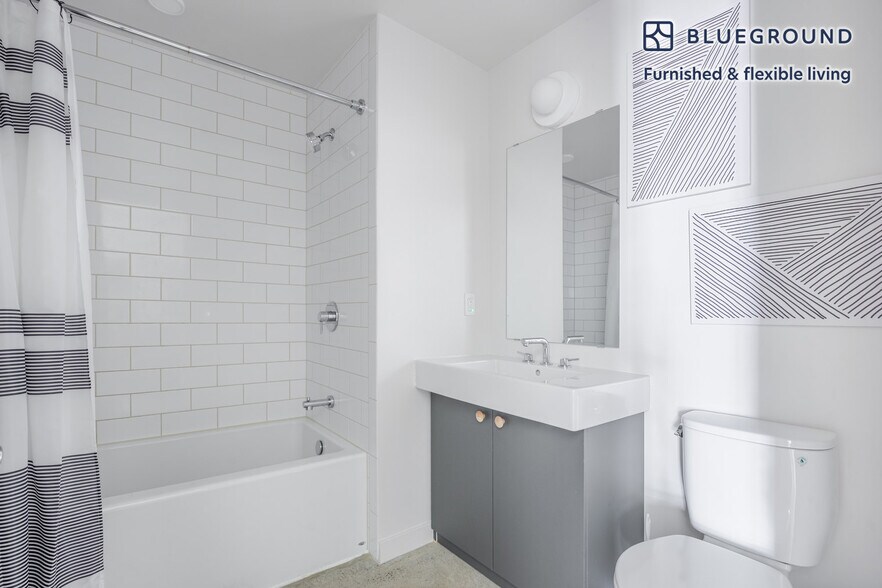 Building Photo - 3630 Overland Ave