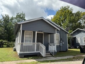 Building Photo - 4808 1/2 Ireland St