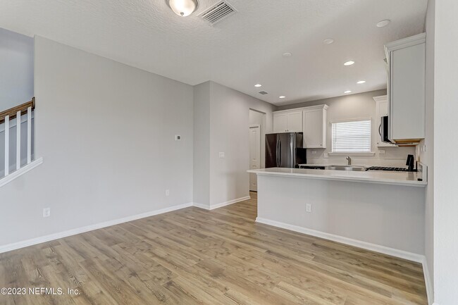 Building Photo - 278 Holly Forest Dr
