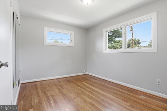 Building Photo - 4014 Jeffry St