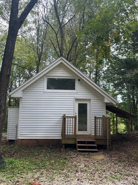 Primary Photo - 3979 C Rogers Rd