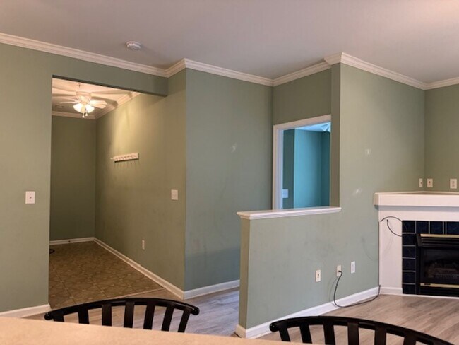 Primary Photo - Spacious Condo in Knollwood – Pool, Gym an...