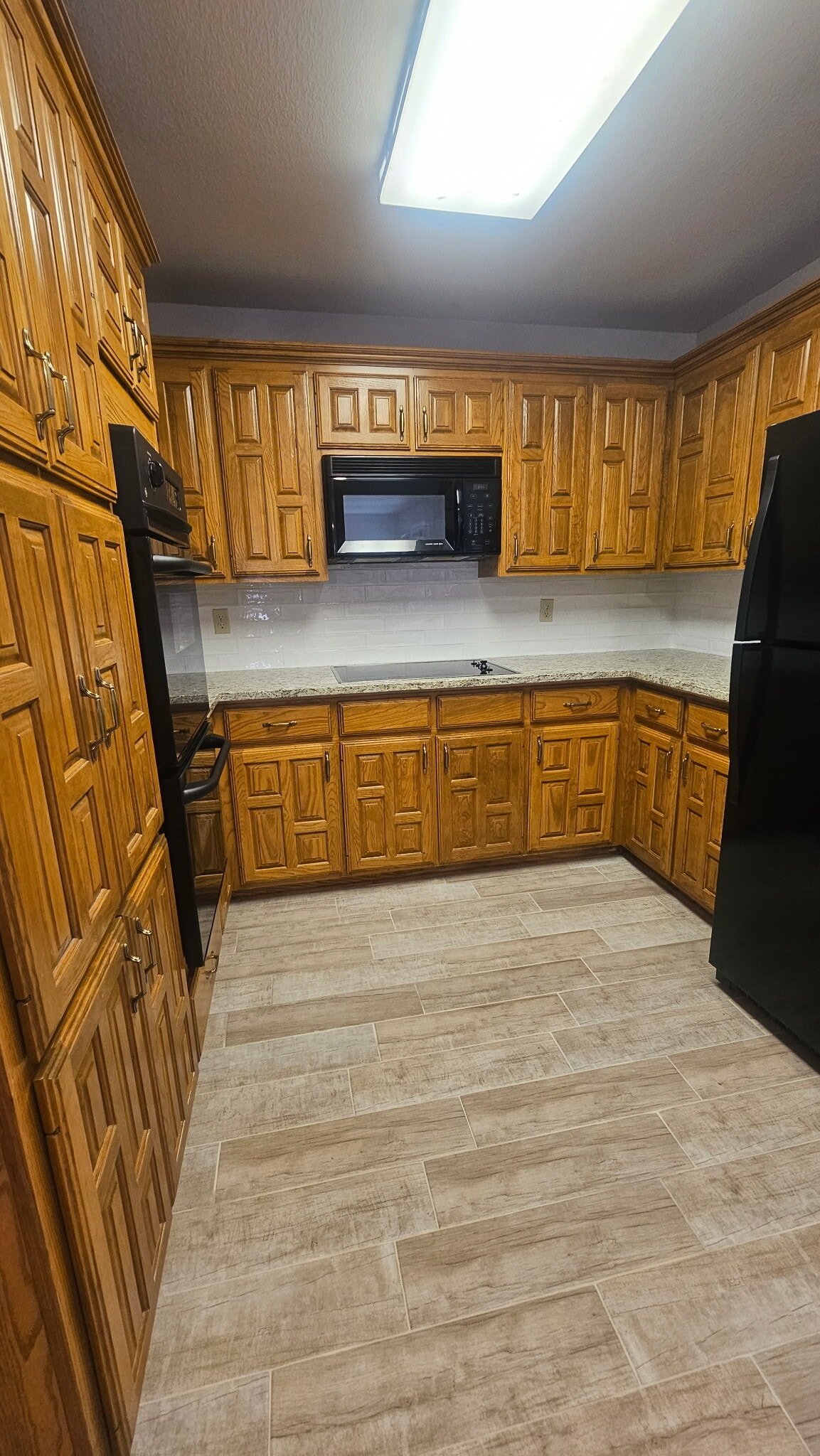 Kitchen - 203 Bluebonnet St