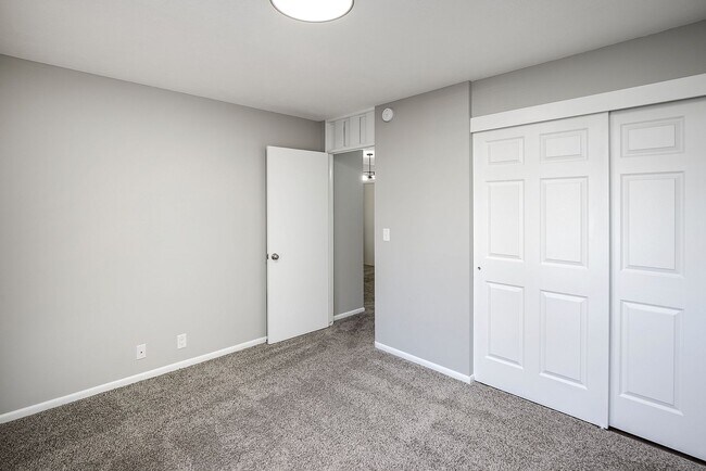 Building Photo - Spacious 3-Bedroom Apartment in Millard!