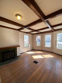 Building Photo - 442 Farmington Ave