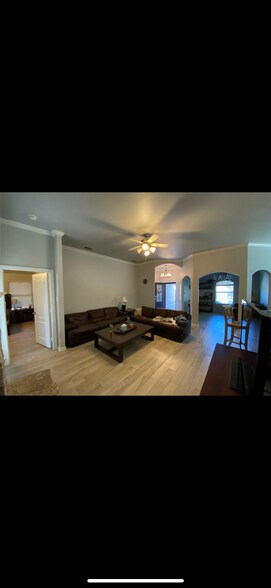 Building Photo - 201 High Meadow Ct