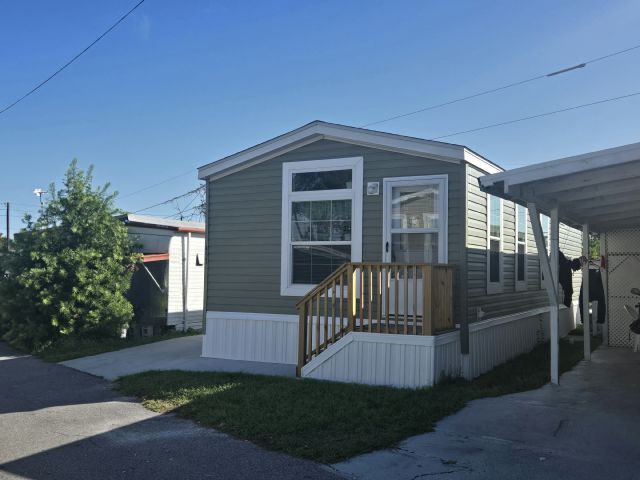 Primary Photo - 3301 58th Ave N