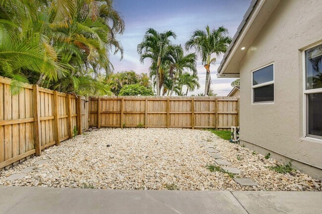 Building Photo - 7515 Silver Woods Ct