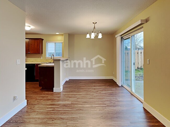 Building Photo - 847 NW 1st Ave