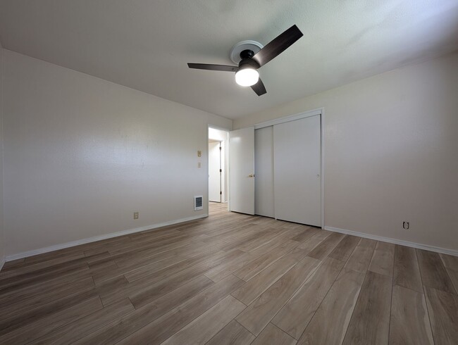 Building Photo - Great 2+ Bedroom, 1 Bathroom Duplex In Spr...