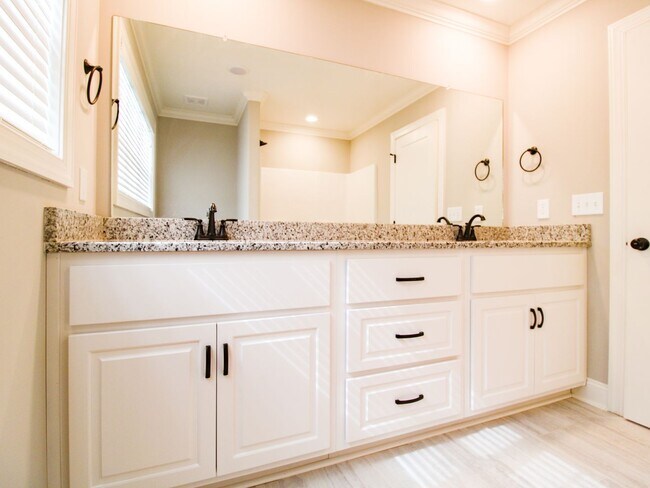 Building Photo - Beautiful two story home at Whispering Pines!