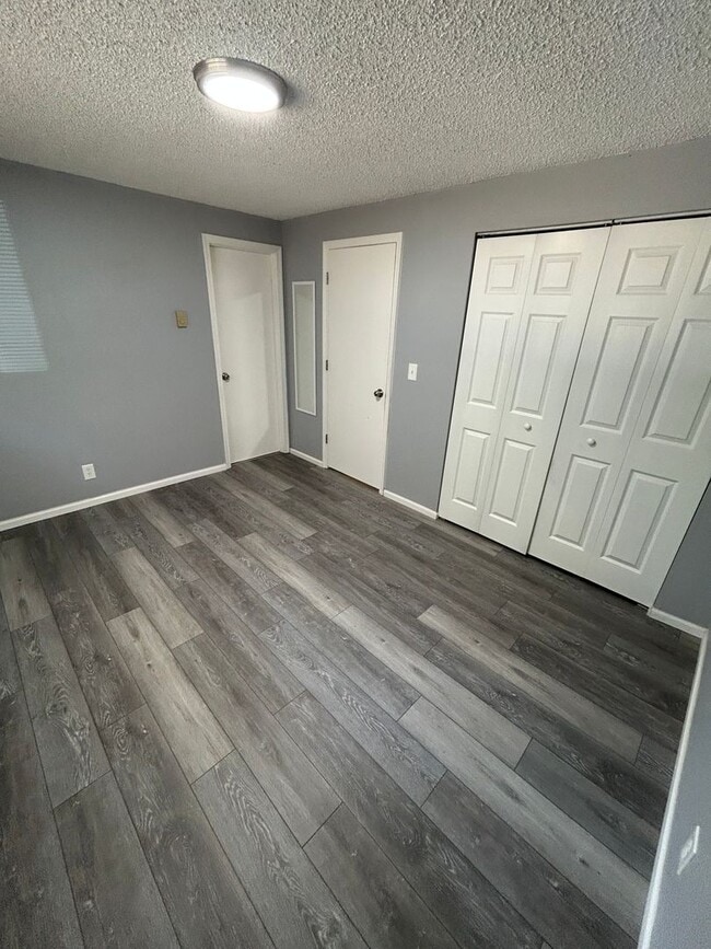 Building Photo - 24783 Parkside Dr
