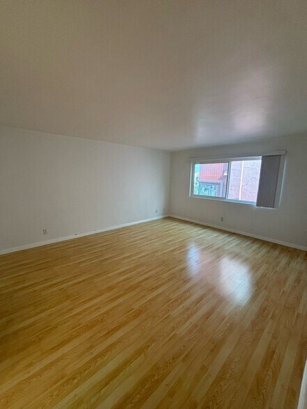 Building Photo - 24 Lighthouse St