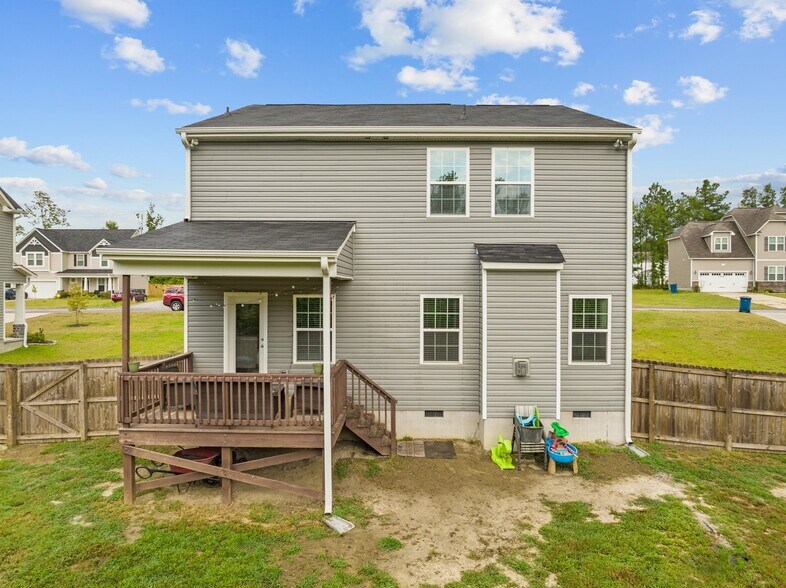 Building Photo - 130 Amelia Dr