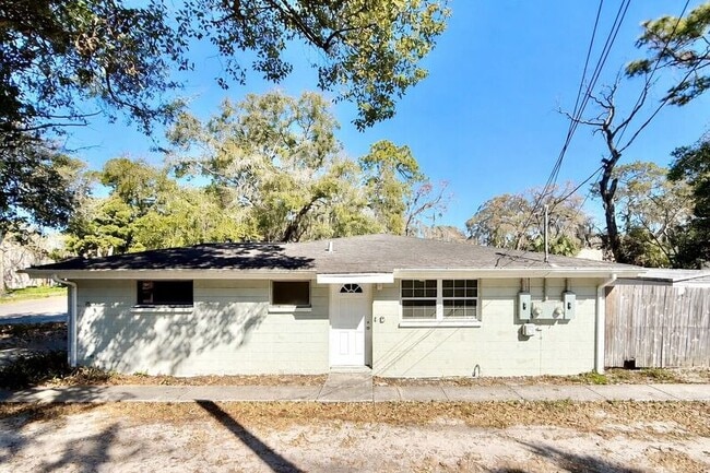 Building Photo - 5852 Monroe St