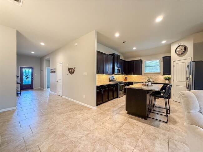 Building Photo - 2513 Kaman Ln