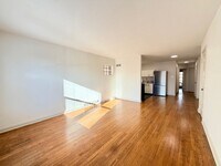 Building Photo - 5308-5308 Jamieson Ave