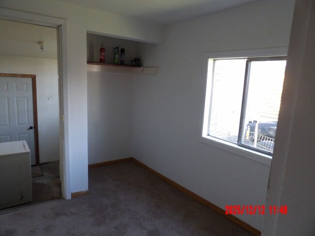 Building Photo - 2 Full Bedroom House with TWO BONUS rooms!