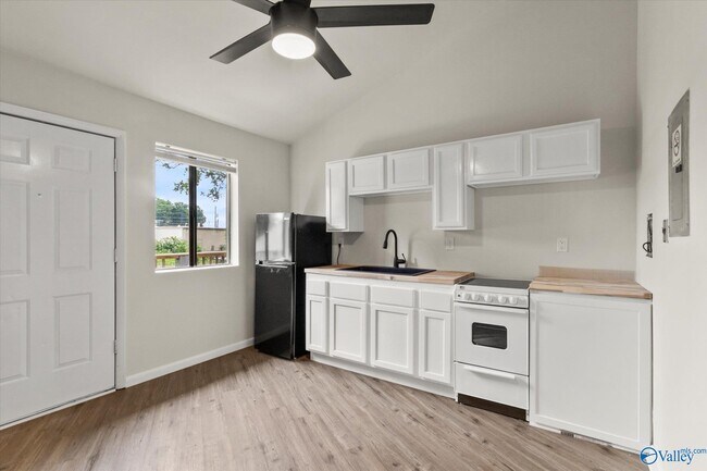 Building Photo - 3801 SW Triana Blvd