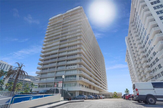 Building Photo - 4020 Galt Ocean Dr