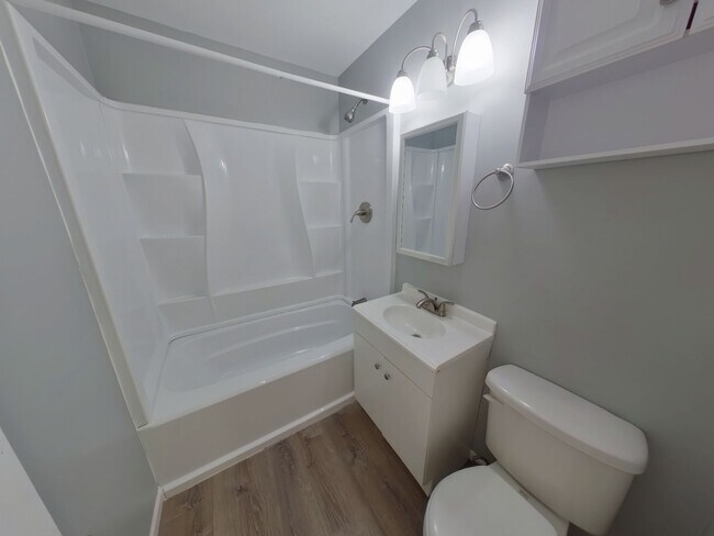 Building Photo - 2109 S Grove St