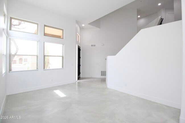 Building Photo - 15019 N 100th Way