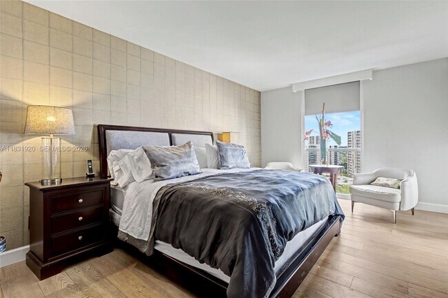 Building Photo - 21055 Yacht Club Dr