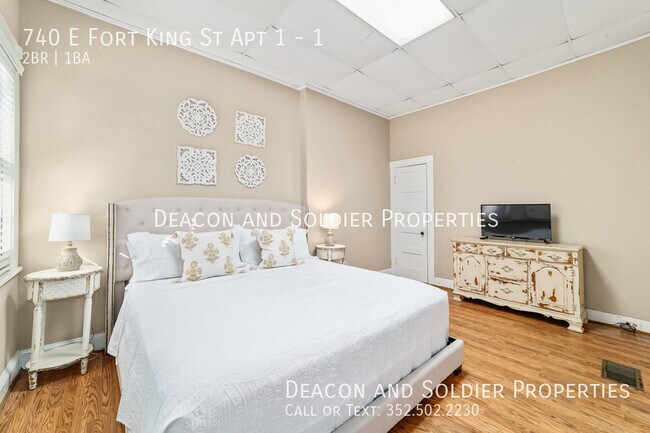 Building Photo - 740 E Fort King St