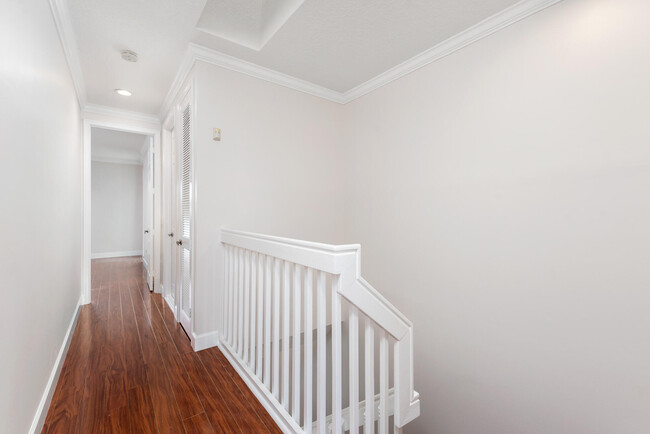 Building Photo - 774 Seaview Dr