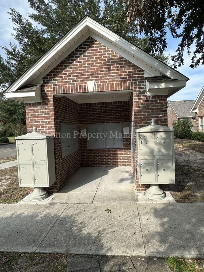 Building Photo - 207 Hibiscus Way