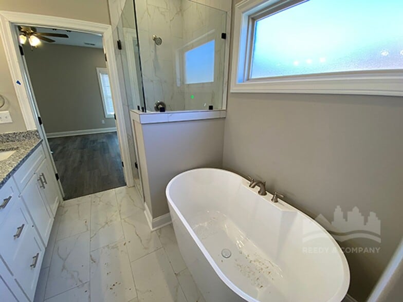 Building Photo - 547 Rosalie Woods Dr
