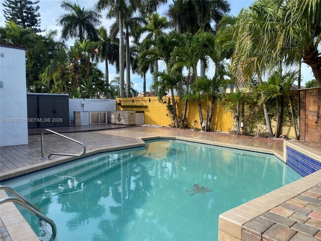 Building Photo - 720 NW 123rd Ave