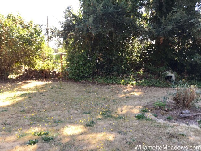 Building Photo - Charming Updated 3 Bedroom Home with A/C, Garage & Fenced Backyard in South Salem