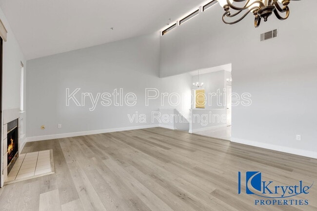 Building Photo - 20 Knoll Dr