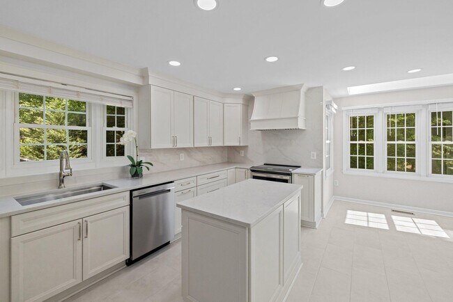 Building Photo - 6609 Heidi Ct