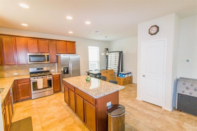 Building Photo - 2601 Chandler Creek Blvd