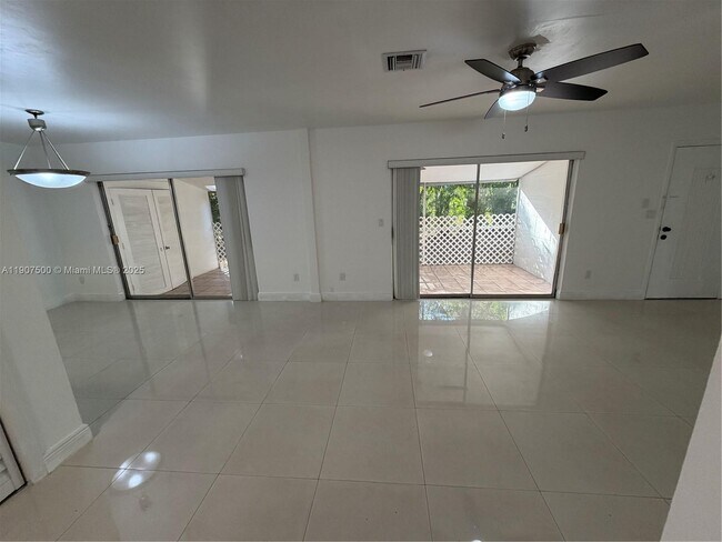 Building Photo - 400 Minorca Ave